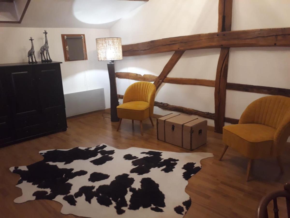 Maison De Campagne Avec Cheminee Et Exterieur La Neuville-aux-Bois Luaran gambar