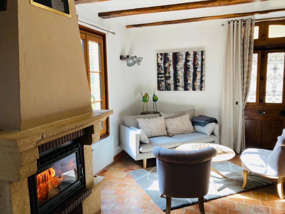 Maison De Campagne Avec Cheminee Et Exterieur La Neuville-aux-Bois Luaran gambar